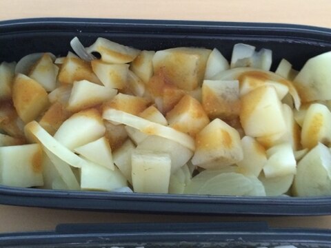 男の自炊料理。玉ねぎとじゃがいもでお弁当おかず。